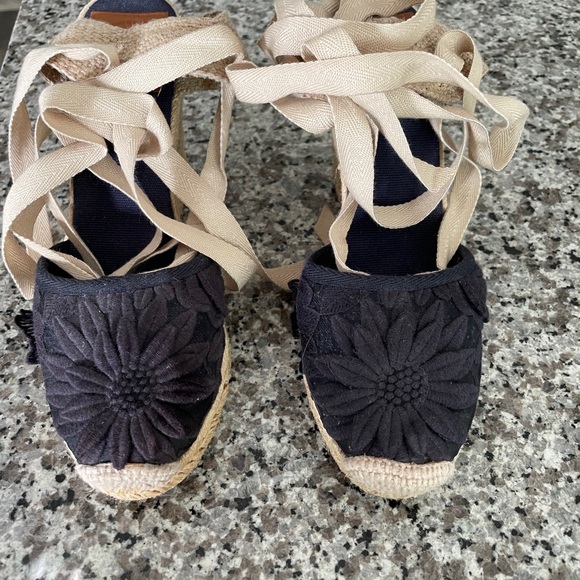 Tory Burch, wedge sandals - Picture 3 of 9